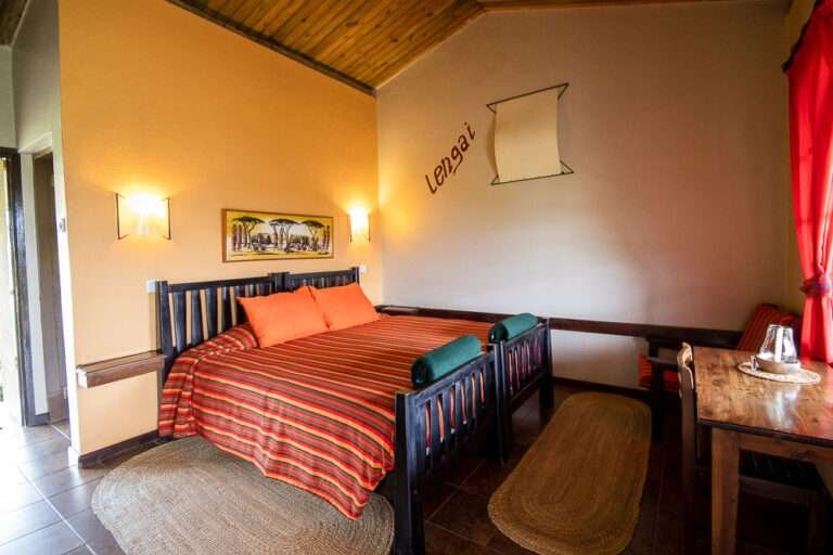 Rhino-Lodge-interior-double-bed