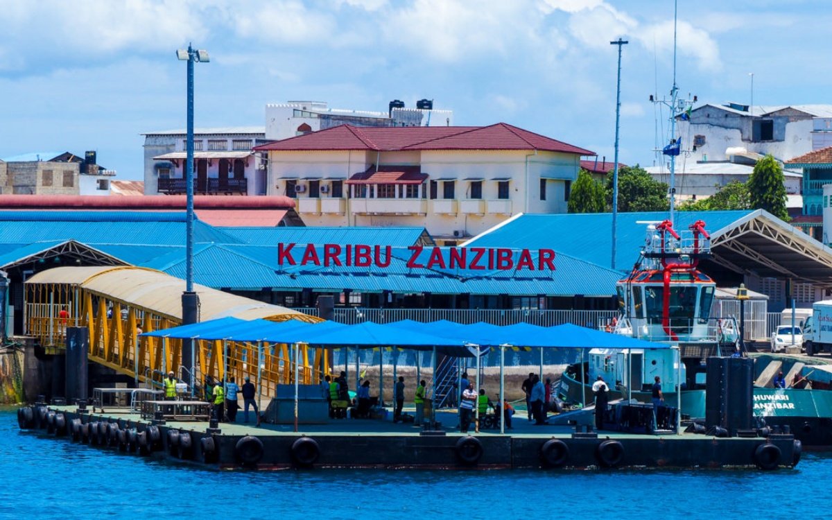 Onwards Transfer to the Airport-Ferry